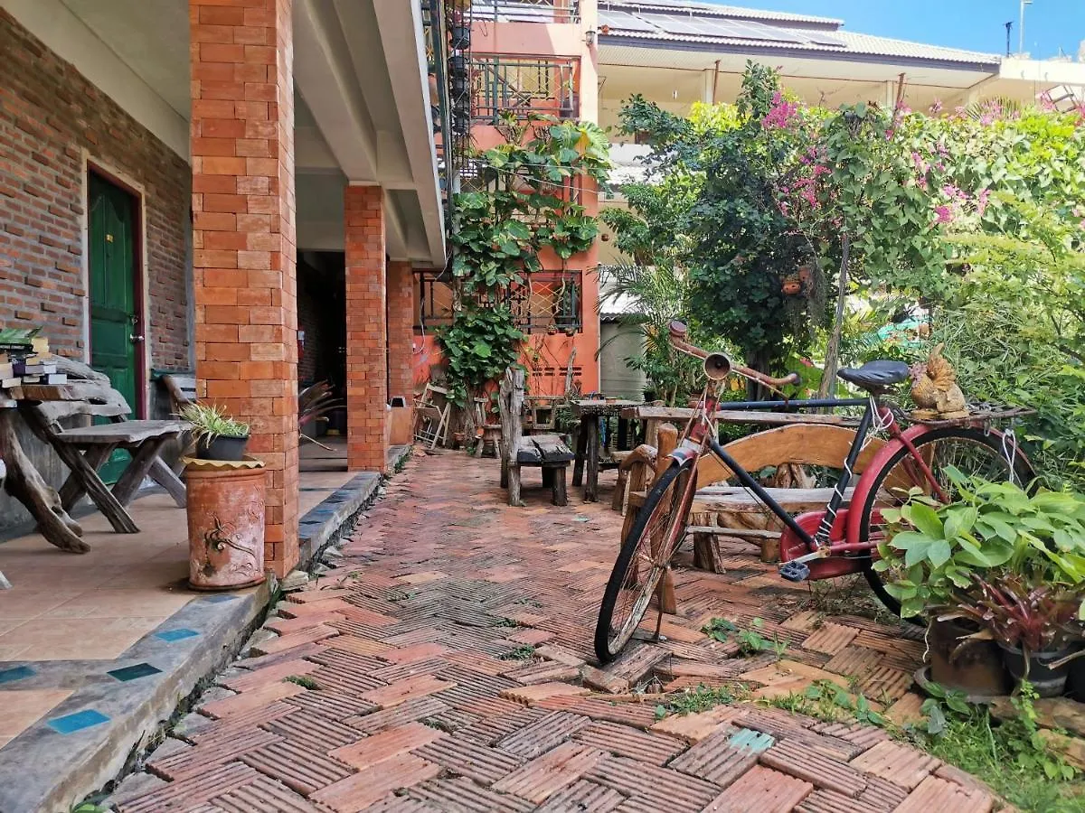 Inn Baan Por Jai Hotel Koh Lanta Thailand